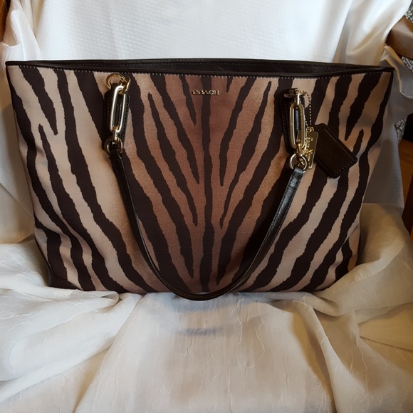 Coach Handbags - 🌟Coach Madison Zebra tote EUC